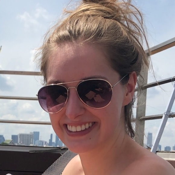 Meet your Posher, Katie - Picture 1 of 1